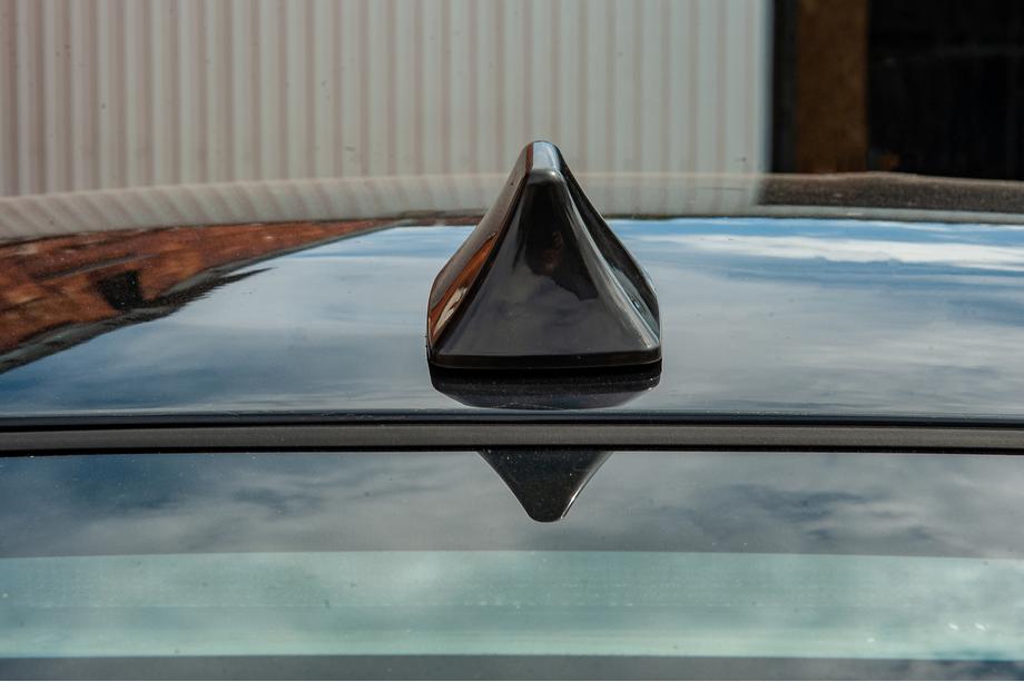 Sharkfin dakantenne (zwart, ABS) Foto 16
