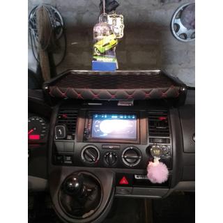 Dashboardplank (zwart met rood stiksel) foto 2