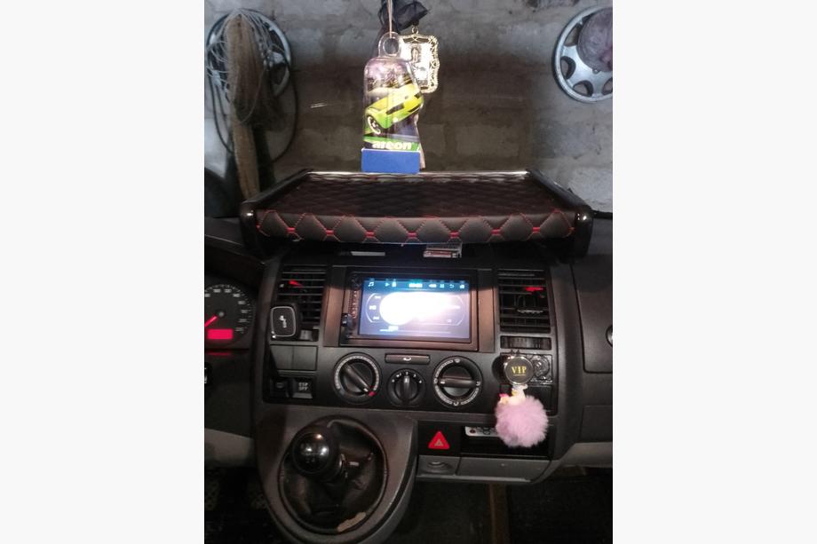 Volkswagen T5 Transporter 2003–2010 Dashboardplank (zwart met rood stiksel) Foto 2