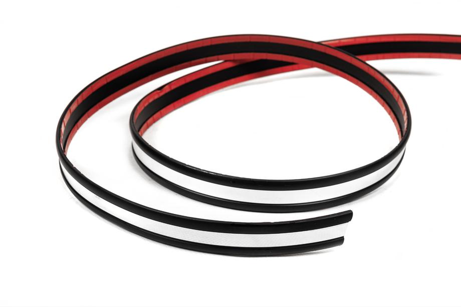 Zwarte deurlijst met chroomstrip per meter sal16a (1 meter, 27 mm) Image