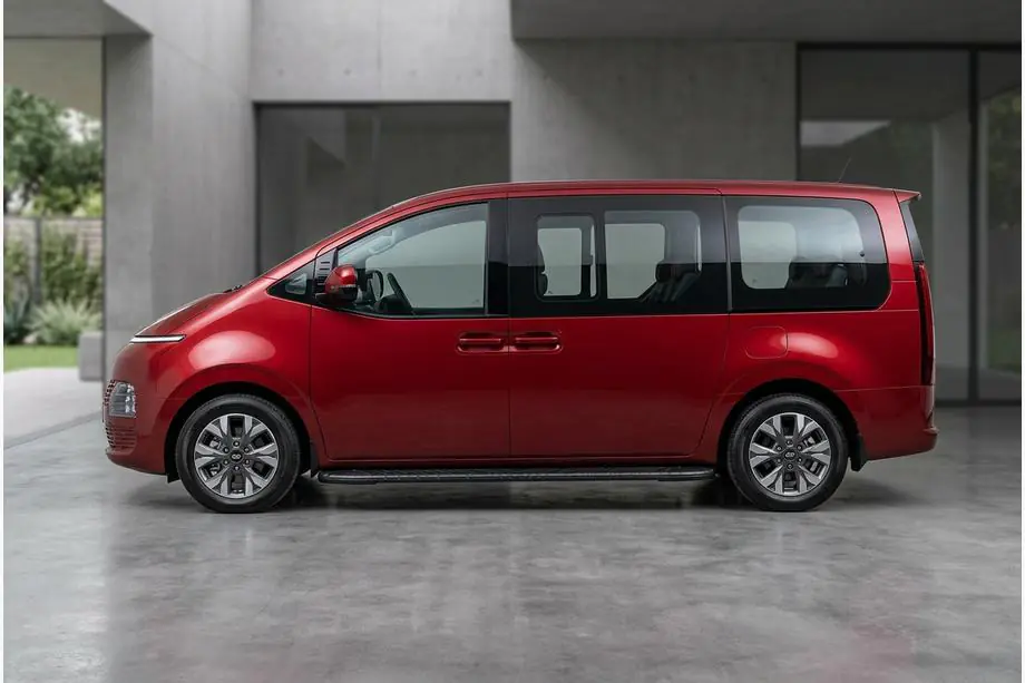 Hyundai Staria 2021– Bosphorus Black side steps (2 st., aluminium) Image