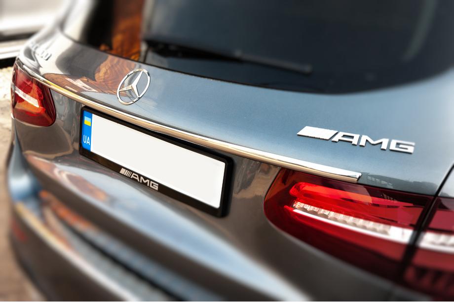 Mercedes GLC X253 2015–2022 Chromen sierlijst boven de kentekenplaat (RVS) Image