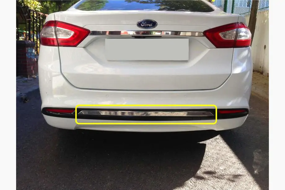 Ford Mondeo 2014–2022 Bumperrand (RVS) Image