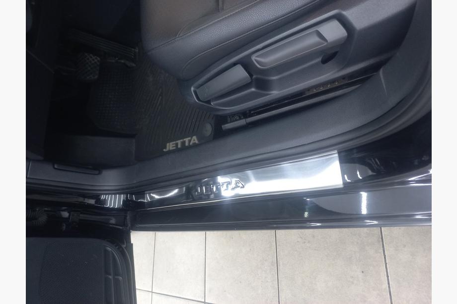 Volkswagen Jetta 2011–2018 Carmos V2 instaplijsten (4 stuks, RVS) Foto 2