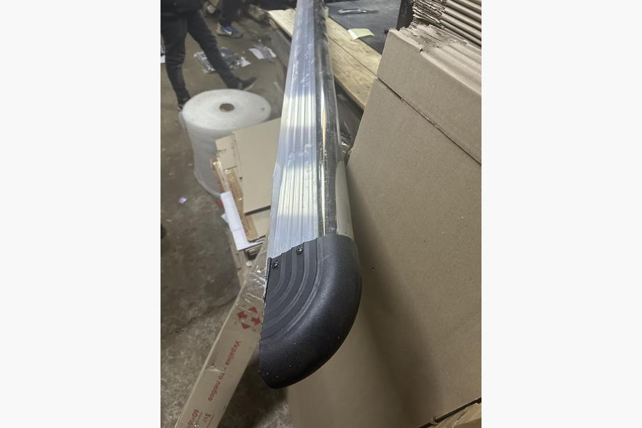 Renault Master 1998–2010 Outlet! Zijsteps zonder bevestigingsbeugels 353 cm (2 stuks) Image