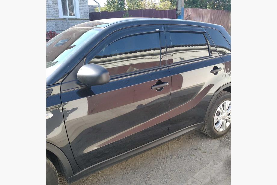Suzuki Vitara 2015– Raamwindschermen (4 stuks, Niken) Image