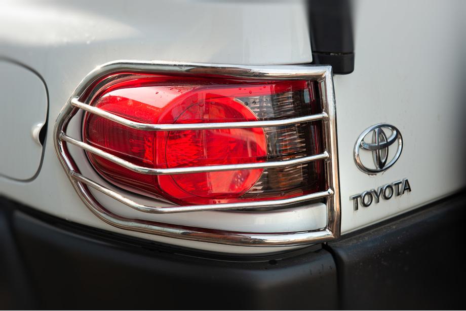Toyota FJ Cruiser 2006–2022 RVS beschermers voor achterlichten (2 stuks) Image